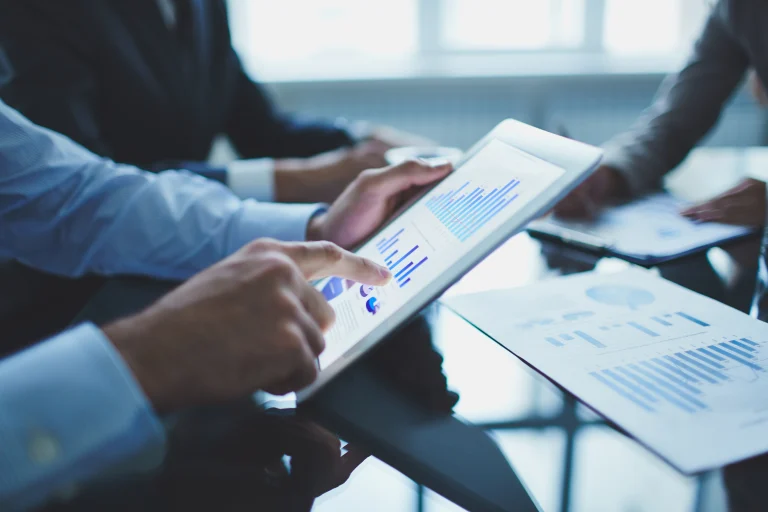 Comment configurer des tableaux de bord de KPI dans votre PMS hôtelier