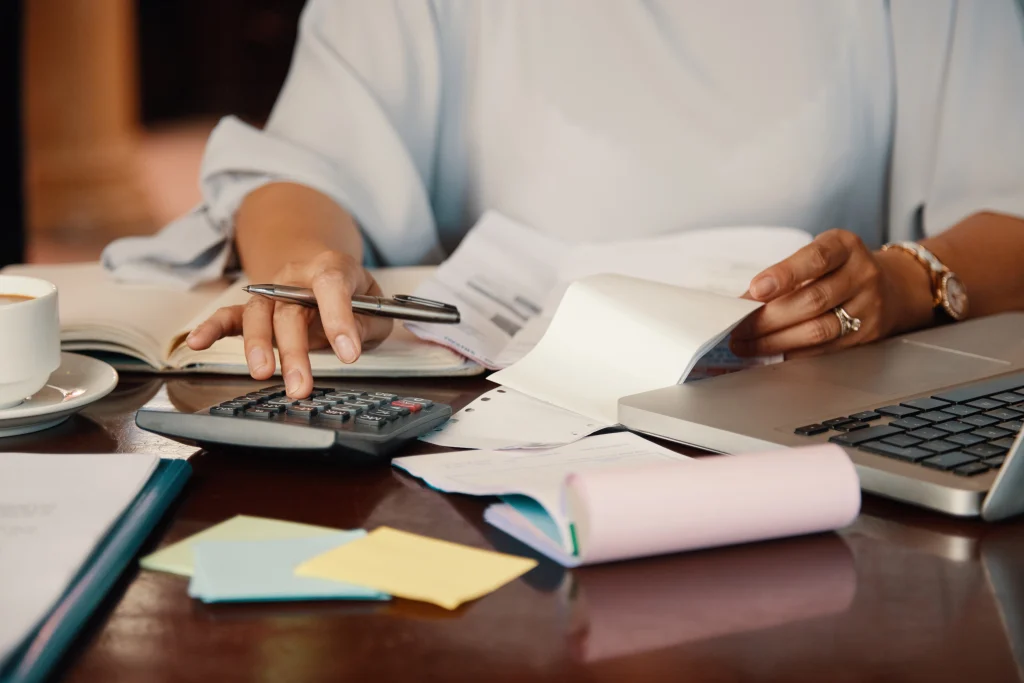 Differences between an invoice, a proforma invoice and a receipt in hotels and when to use each one